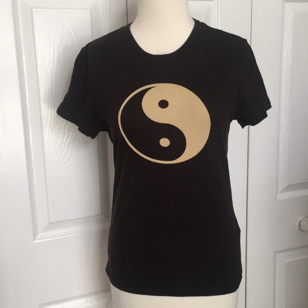 Lucky Brand Black Yin Yang Tee ✌🏻✌🏻